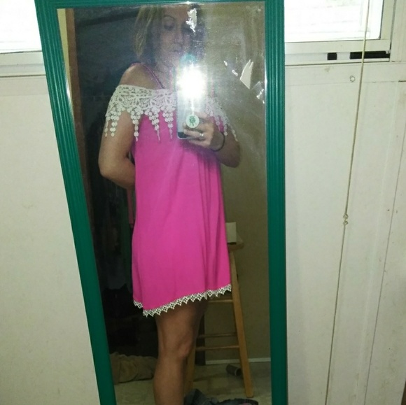 Hot pink lace shoulder dress 👗 - Picture 3 of 3